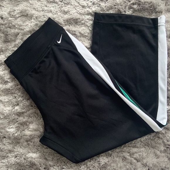 Nike Pants - Nike Yoga Dri-Fit Capris